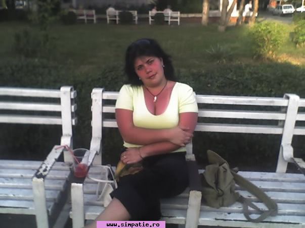 fete singure care cauta jumatatea