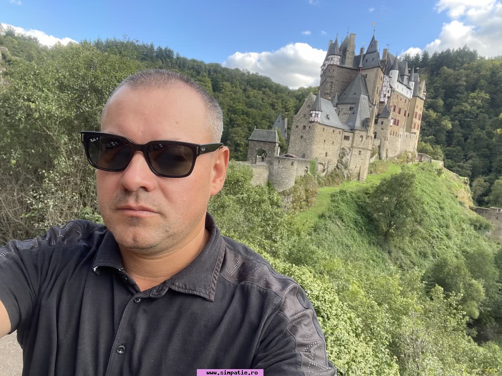 barbati care ofera sprijin financiar