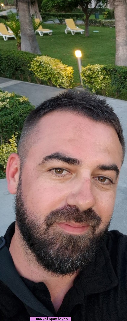 barbati singuri plopeni