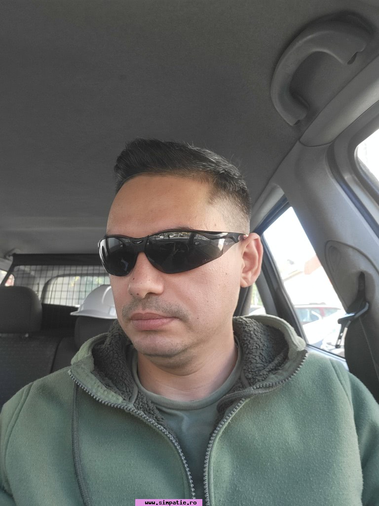 baieti caras severin