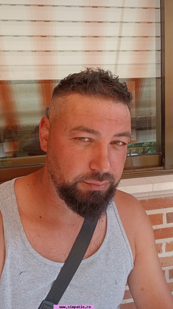 barbati singuri moreni