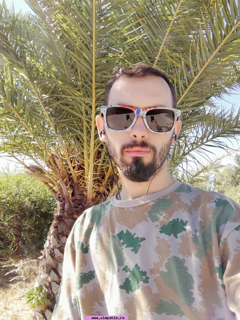 barbati singuri pecica