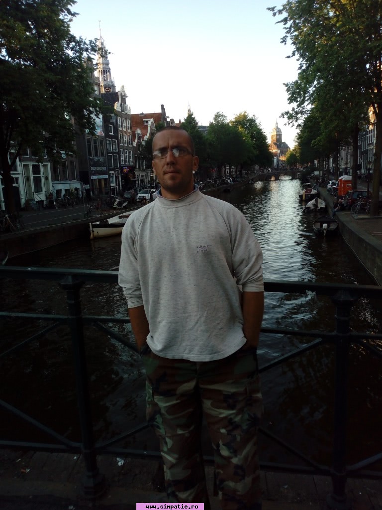 barbati singuri petrila