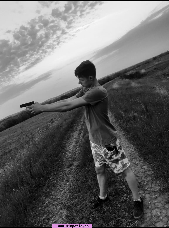 barbati singuri targu frumos