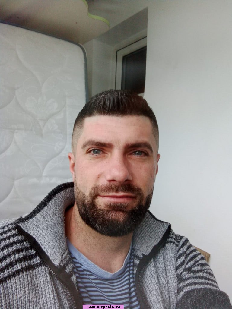 barbati singuri urlati