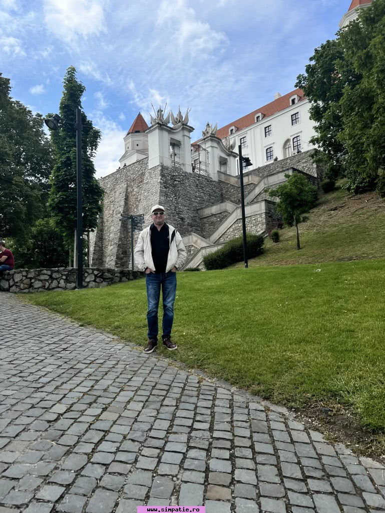 barbati care ofera sprijin financiar