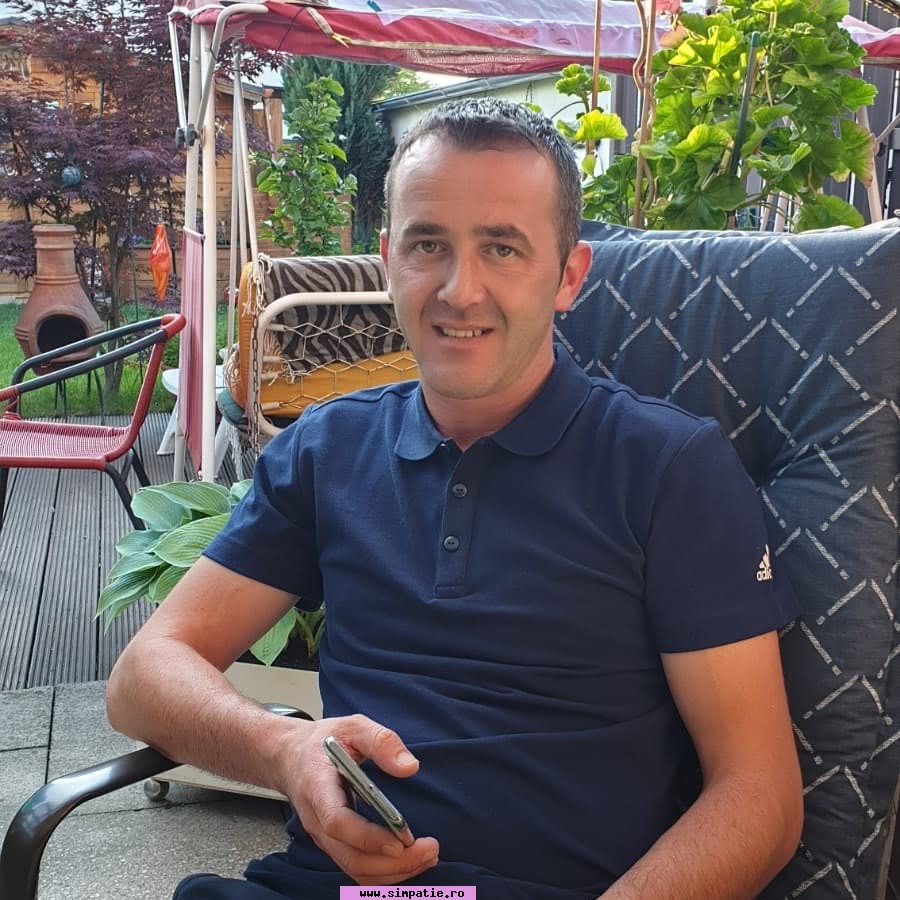 barbati singuri busteni