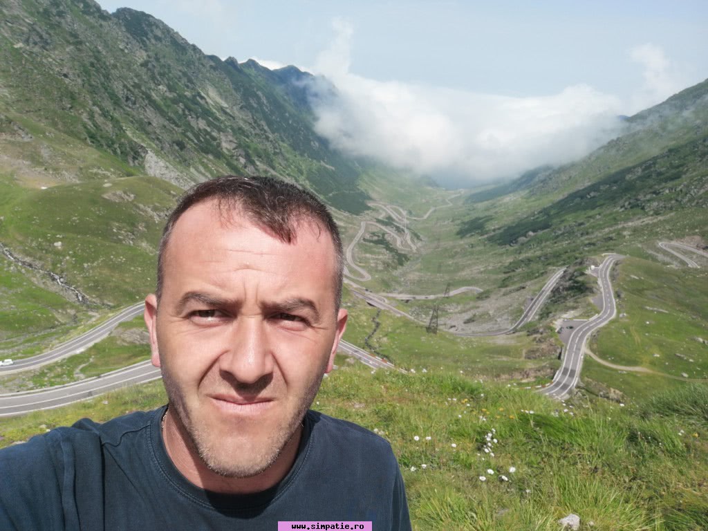 barbati singuri valenii de munte