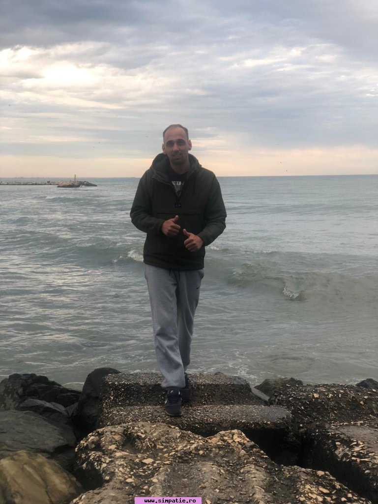 barbati singuri sector 4