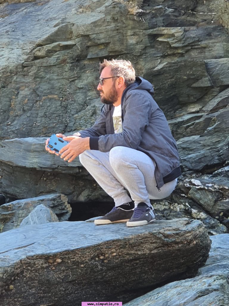 barbati singuri comanesti