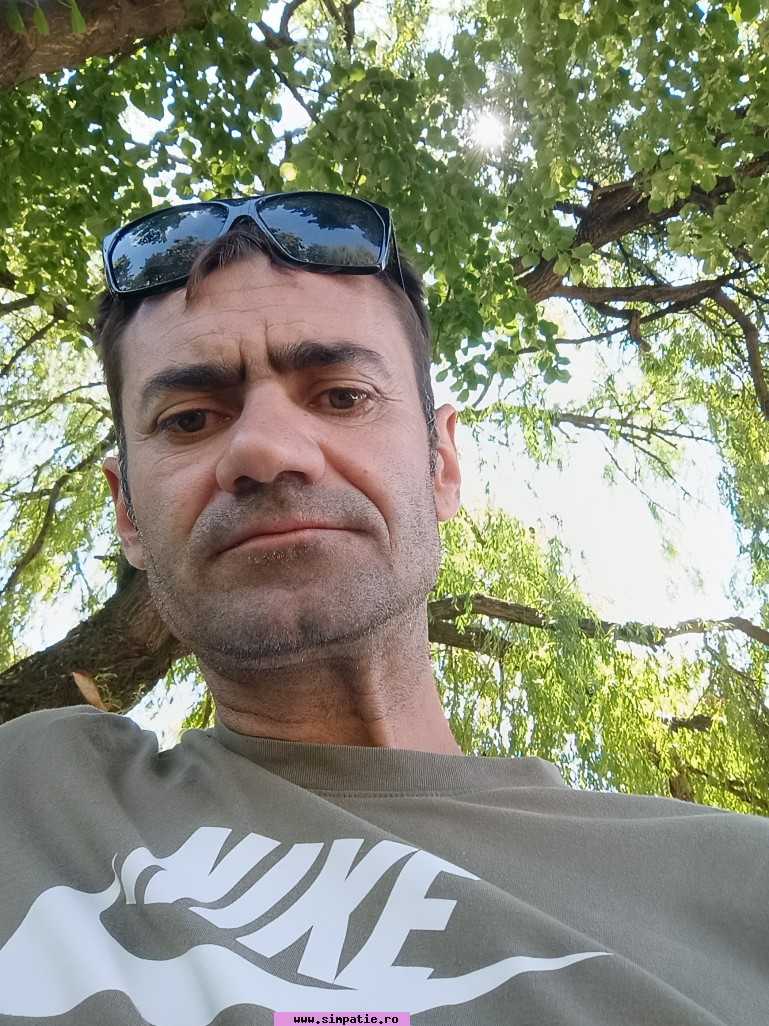 barbati singuri petrila