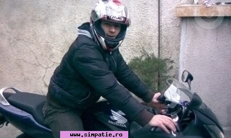 barbati singuri lupeni