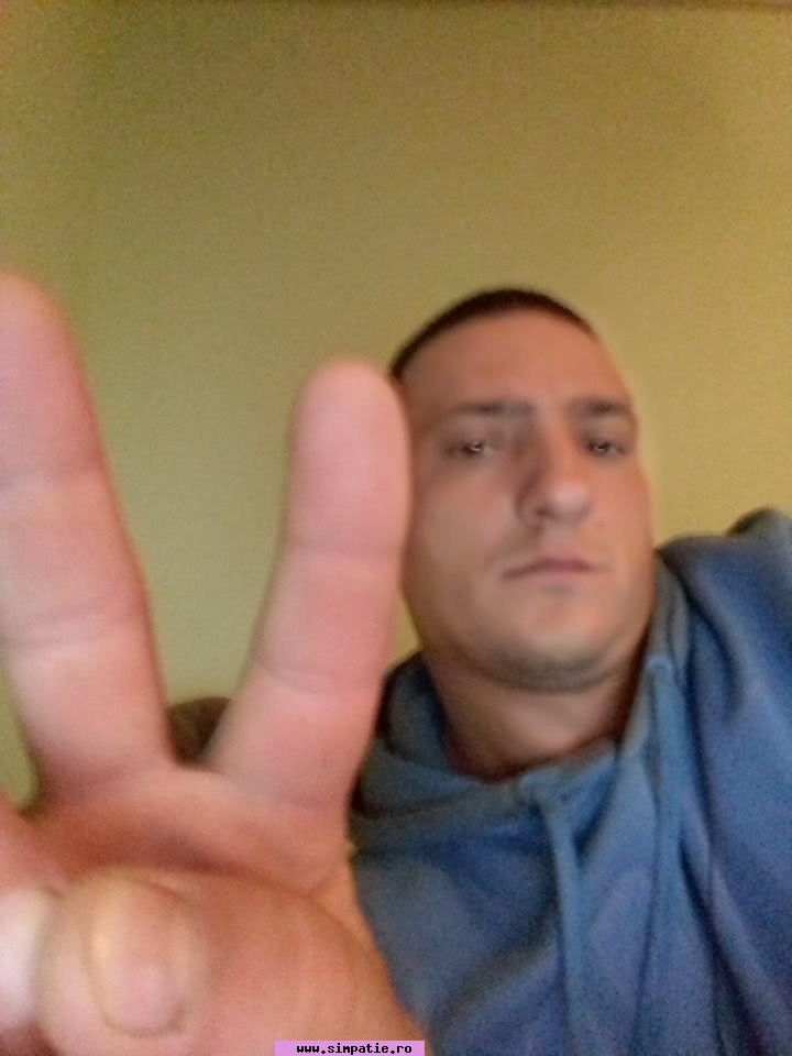 baieti caras severin