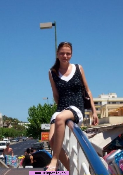 femei fara lenjerie intima