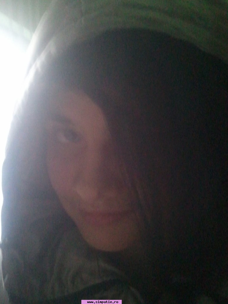 fete singure care cauta jumatatea