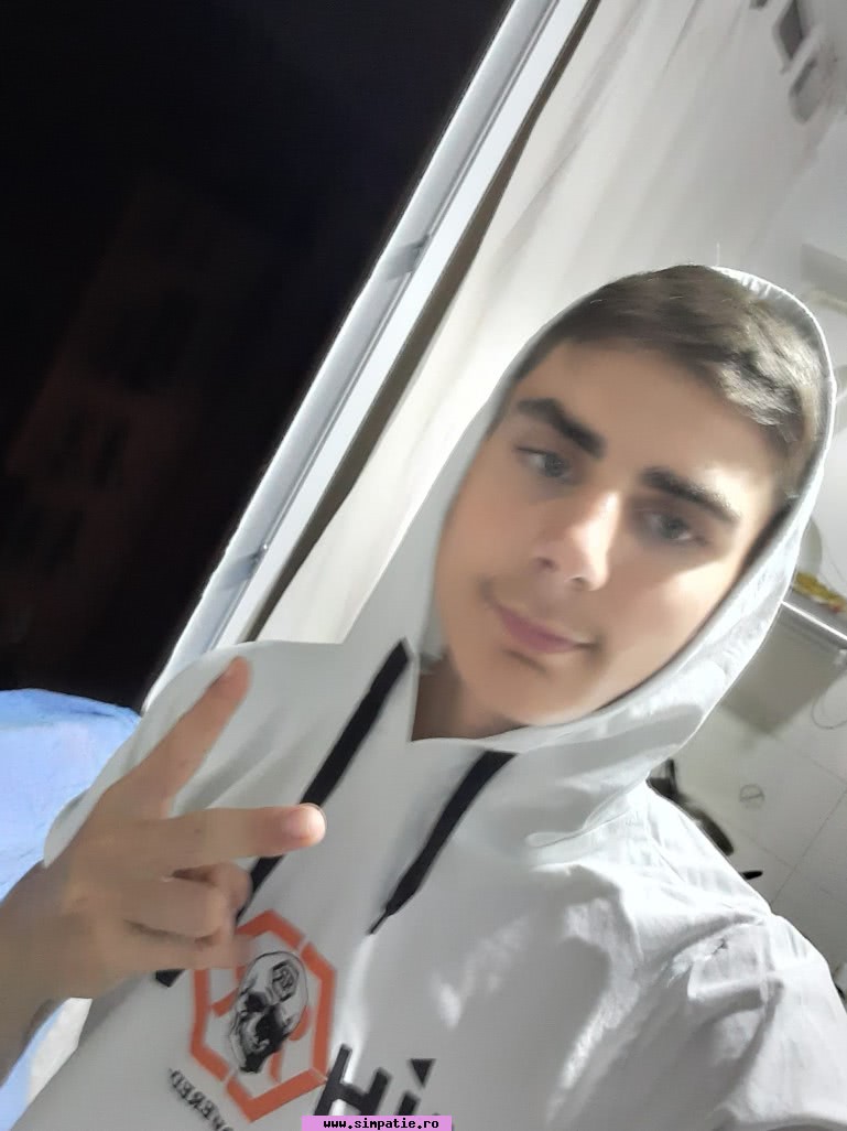 poze cu baieti frumosi