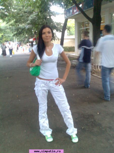 fete singure ce vor o relatie