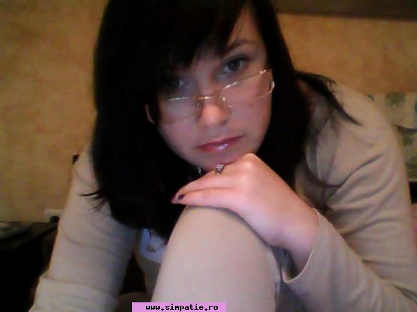 fete singure navodari