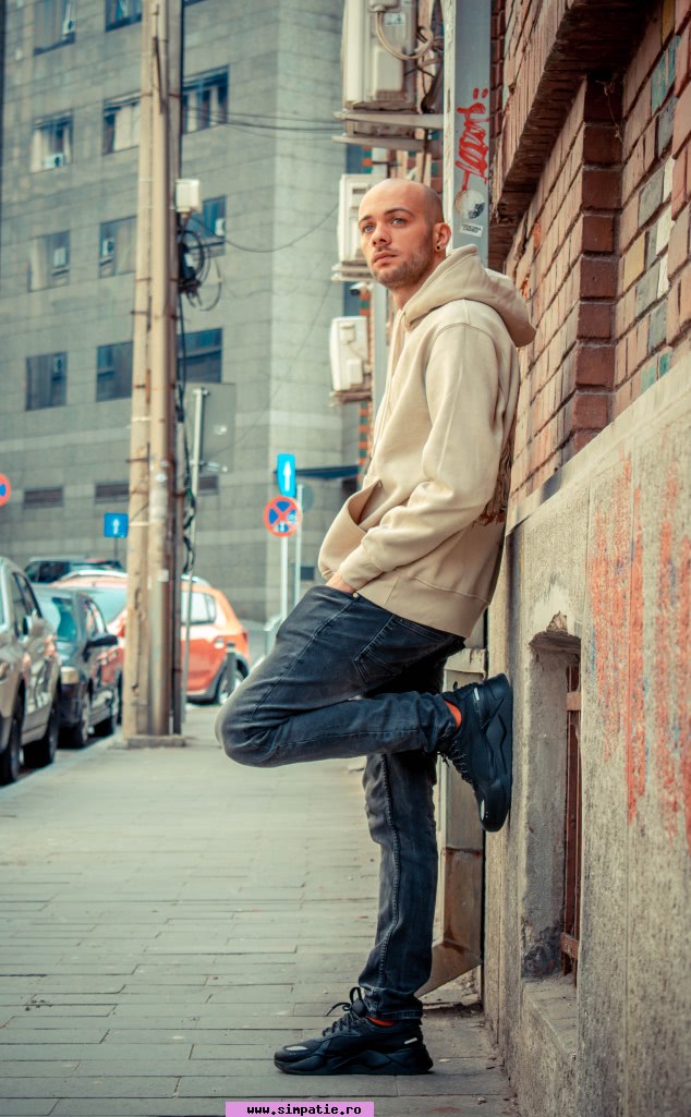 barbati singuri sector 6